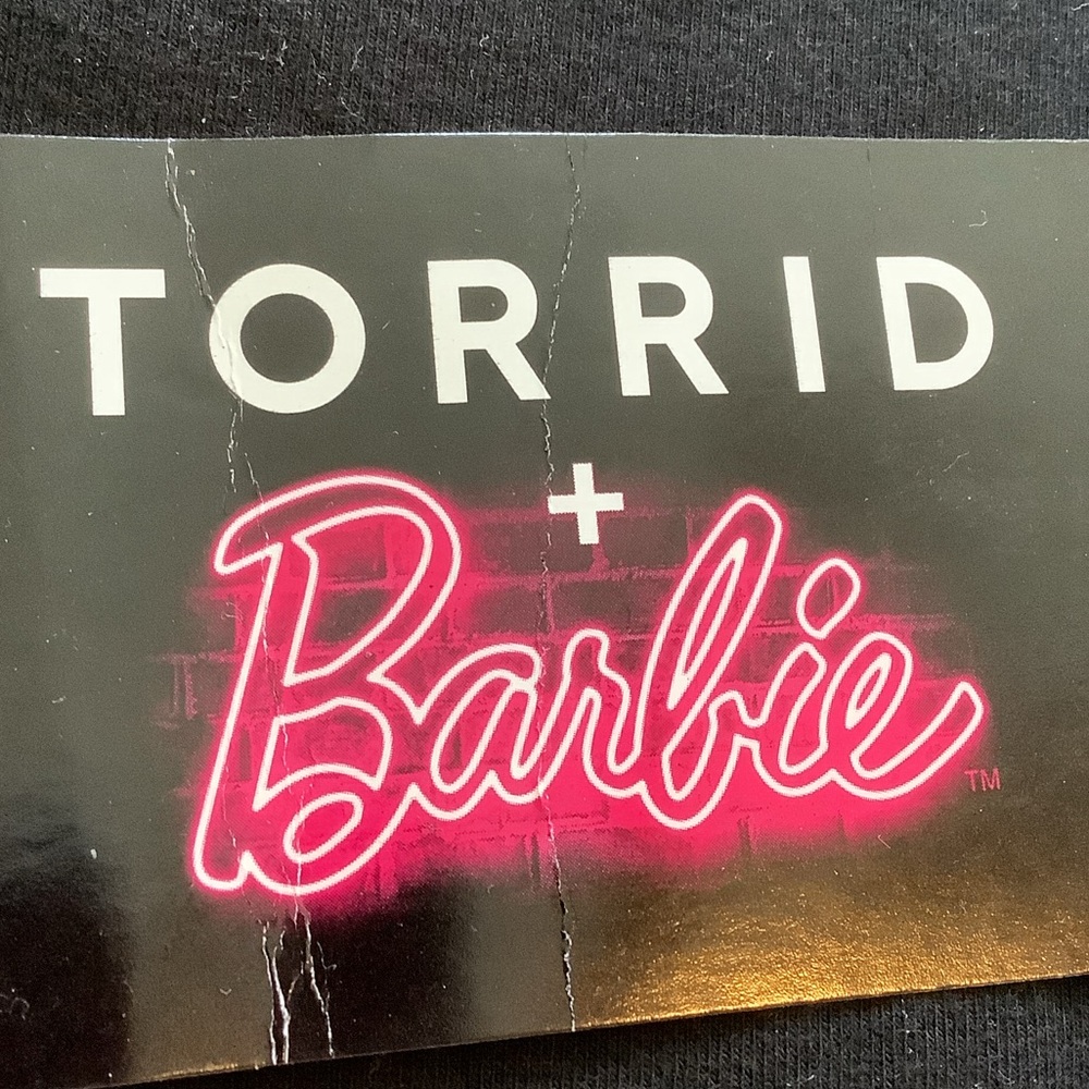 LOWEST🌺 NWT TORRID 2X BLACK CROP with BARBIE SCRIPT LEGGING PANTS - Picture 3 of 14